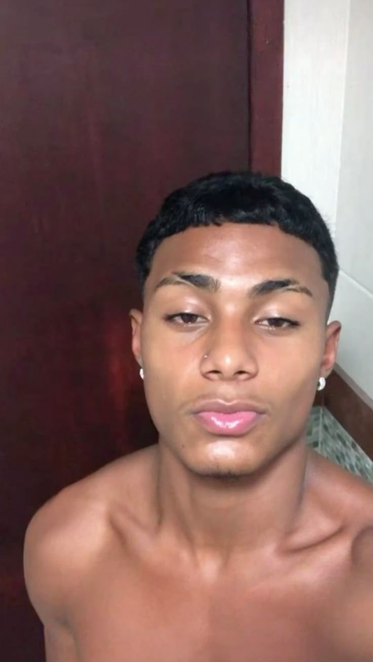 <em><strong>Carlos M.</strong></em>